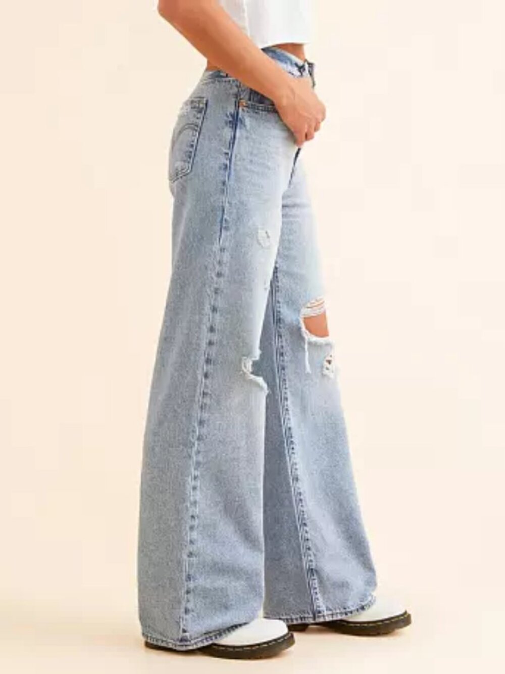 Levi's Ribcage Wide Leg Jean - Picture 2 of 7